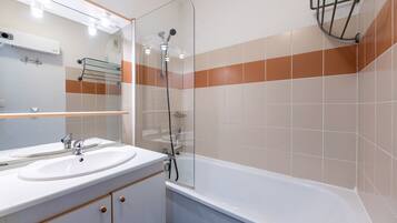 Een douche, een haardroger