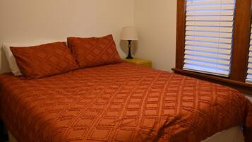 4 bedrooms, WiFi, bed sheets