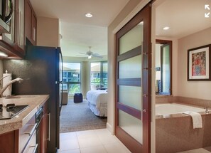 2 chambres, fer et planche à repasser, Wi-Fi, draps fournis