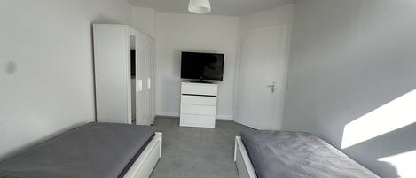 2 bedrooms, WiFi, bed sheets