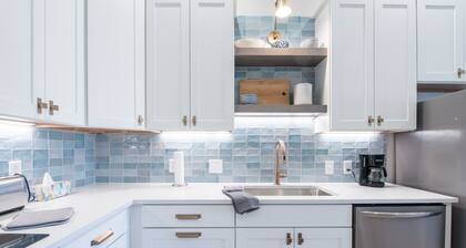 Barber Street Flats: Light & Open Urban Flat #202