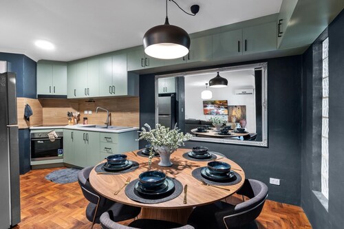 Leafy central stylish apartment in great location.