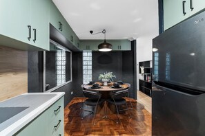 Dining - Leafy central stylish apartment in great location. (South Perth)