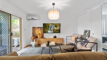 Smart TV, books