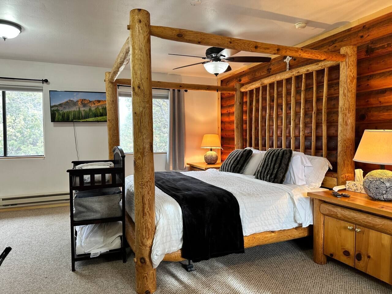 3 bedrooms, iron/ironing board, travel crib, free WiFi