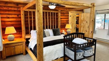 3 bedrooms, iron/ironing board, travel crib, free WiFi