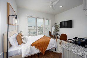 1 bedroom, desk, iron/ironing board, WiFi