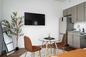 Interior - Urban DT Chic Studio with Private Balcony! (Birmingham)