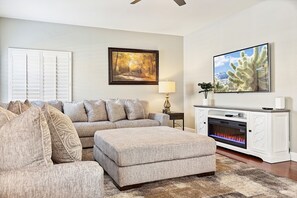 Smart TV, fireplace, table football, offices - Vacay In The Valley - Entertainers Backyard! (Gilbert)