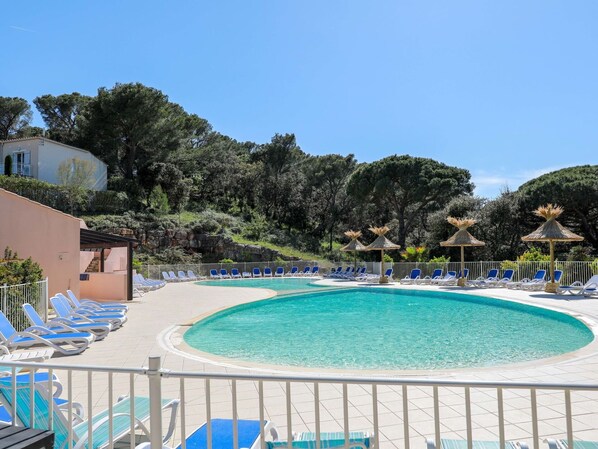Pool - Lovely apartment for 6 people with WIFI, pool, A/C, TV and patio (Fréjus)