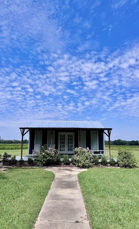 Exterior. James' Cabin