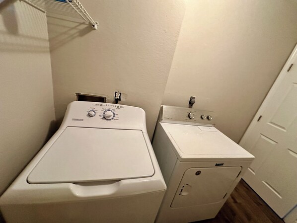 Laundry - Fort Myers Sunshine (Fort Myers)