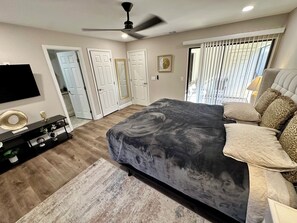3 bedrooms, in-room safe, desk, iron/ironing board - Gulf Coast University, Gulf Coast Mall Hammond Stadium, JetBlue P.  RSW Airport  (Fort Myers)