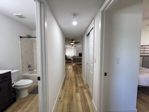 4 bedrooms, iron/ironing board, free WiFi, bed sheets - Un Poquito Paraiso (Shalimar)