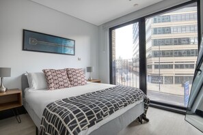 2 chambres, fer et planche à repasser, Wi-Fi, draps fournis