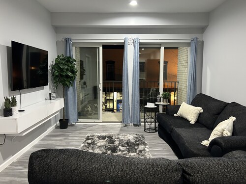 Luxury Condo in the heart of Old town Manassas 