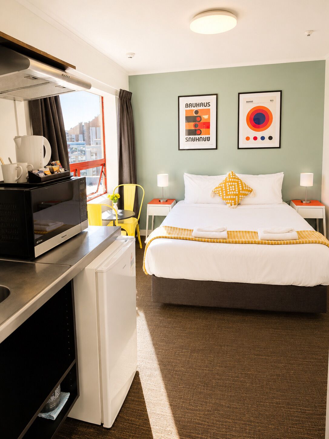 Classic Studio, 1 Queen Bed, Ensuite, City View | WiFi (free), bed sheets