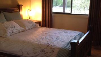 6 bedrooms, iron/ironing board, bed sheets