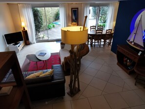 TV - L'Oliveraie - heated swimming pool (Les Sables-d´Olonne)