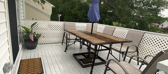 Spacious Summer Rental in Bonnet Shores/Narragansett, RI. Close to area beaches.