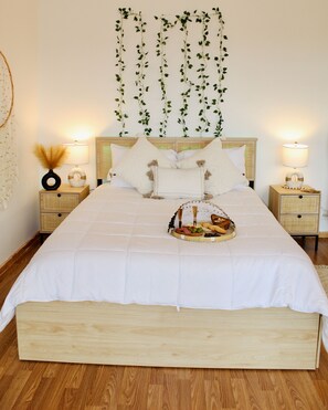 1 bedroom, bed sheets