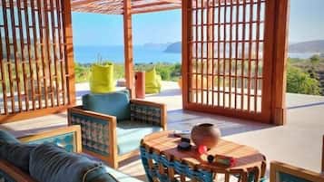 Vila exclusiva, 2 quartos, vista para o oceano, ao lado da piscina | Roupas de cama de algodão egípcio, roupas de cama premium