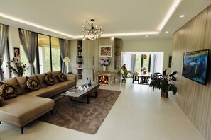 TV 24-inci dengan saluran TV premium