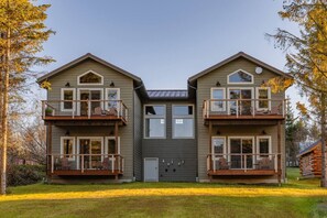 Exterior - Lakeshore Lodging Luxury Suites (Homer)