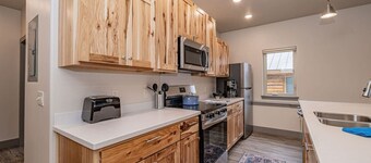 Lakeshore Lodging Luxury Suites