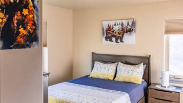 1 bedroom, iron/ironing board, free WiFi, bed sheets