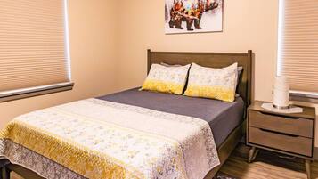 1 多间卧室、熨斗/熨衣板、免费 WiFi、床单