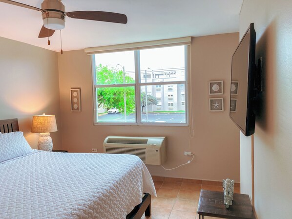 Room - Sand Dollar Beachfront Condo! New upgrades, steps from the beach! Paradise! (Río Grande)