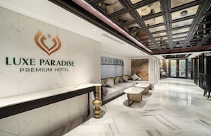Reception hall - Luxe Paradise Premium Hotel (Hanoi)