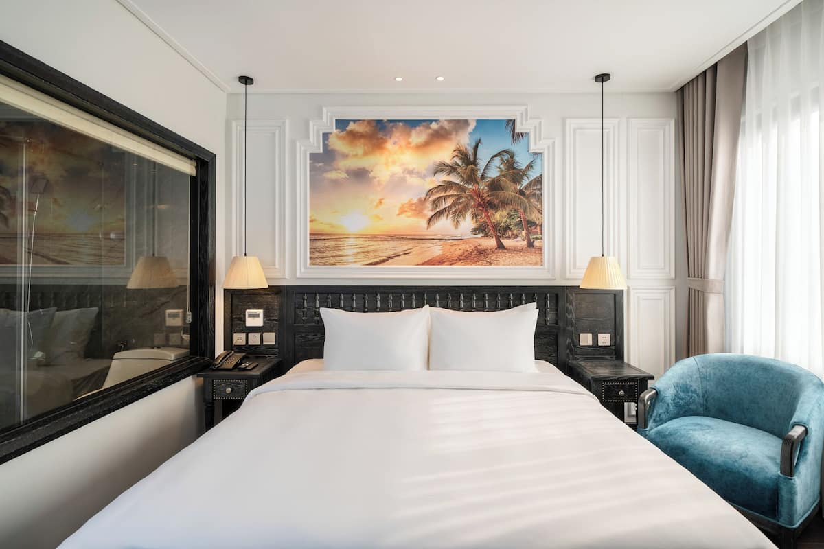 Chambre Deluxe double, non-fumeur, vue sur la ville | Bureau, systĂšme dâinsonorisation, accĂšs au Wi-Fi (inclus)