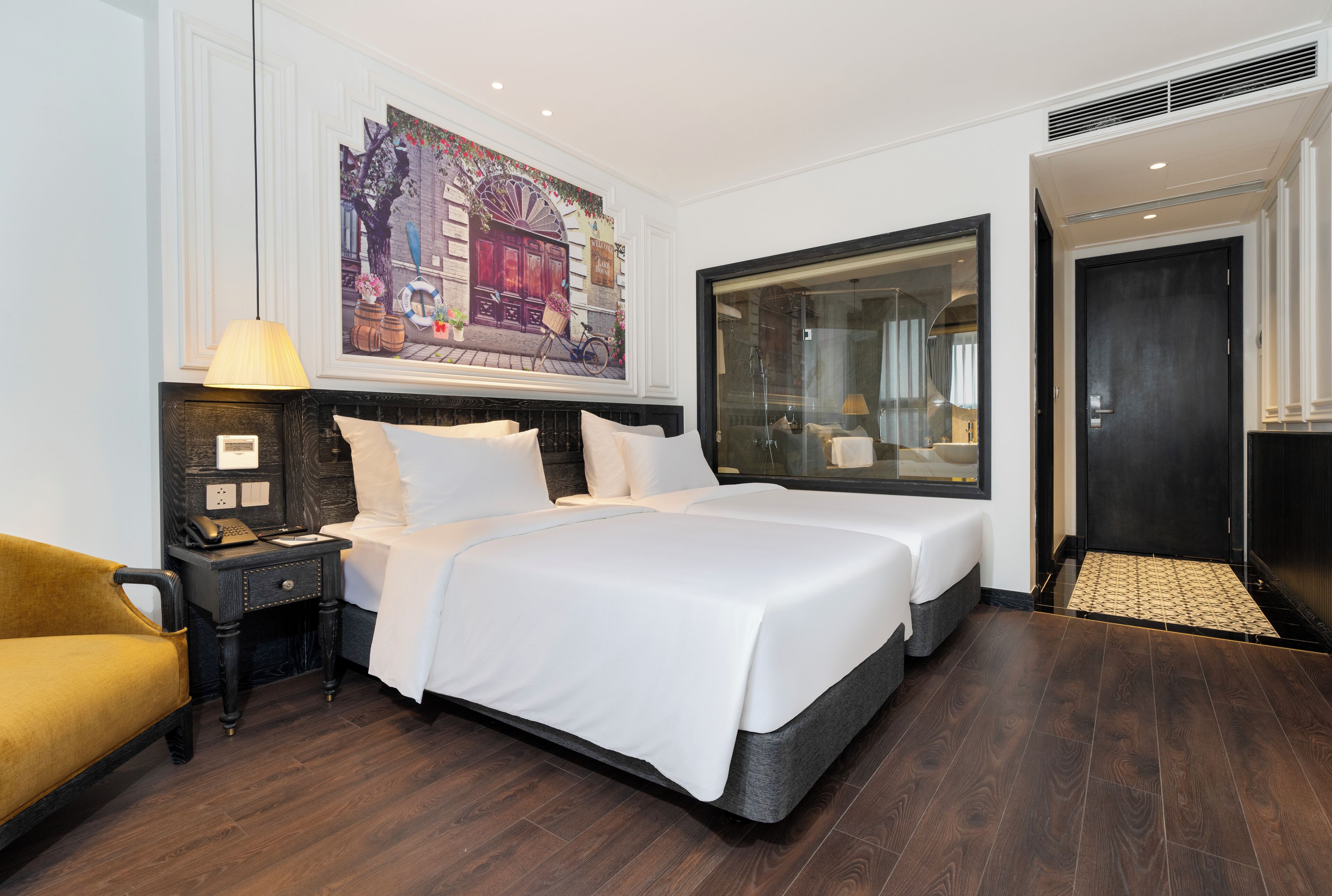 Bureau, système d’insonorisation, accès au Wi-Fi (inclus)