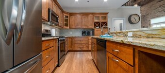 WLU & VMI’s Urban Retreat with Private Parking