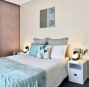 3 عدّة غرف نوم ومكتب ومكواة/لوح كي وواي فاي