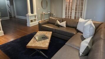Smart TV, fireplace, computer monitors
