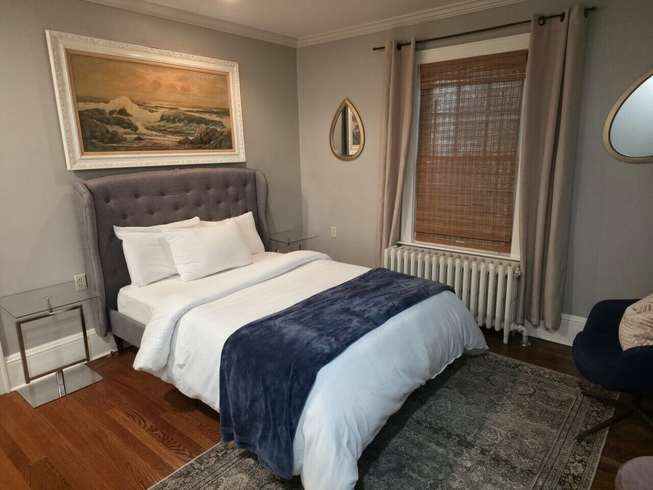 4 bedrooms, desk, iron/ironing board, WiFi (free)