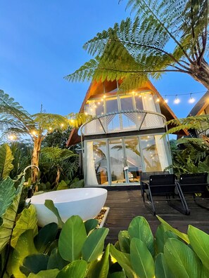 Deluxe Cabin, 1 Bedroom, Mountain View | 1 bedroom, in-room safe, individually decorated, desk - Black Wood Cabin (Kintamani)