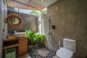 Deluxe Cabin, 1 Bedroom, Mountain View | Bathroom - Black Wood Cabin (Kintamani)