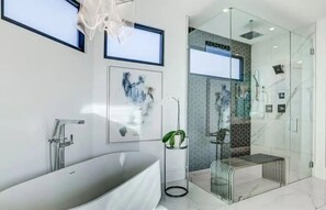 Douche, serviettes fournies