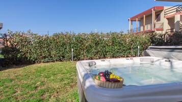 Idromassaggio all'aperto