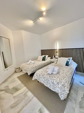 2 bedrooms, iron/ironing board, free WiFi, bed sheets