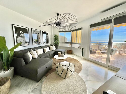 17 - sea view Apt. in Calahonda