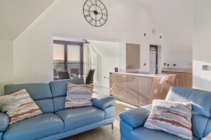 3 bedrooms - Penthouse Waterstone 14 - Spectacular Sea Views (Tenby)