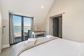 3 bedrooms - Penthouse Waterstone 14 - Spectacular Sea Views (Tenby)