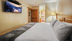 2 bedrooms, WiFi, bed sheets - River Run 2BD Condo - Walk to Ski-Lift (Keystone)
