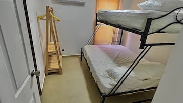 2 chambres, fer et planche Ă  repasser, Wi-Fi, draps fournis