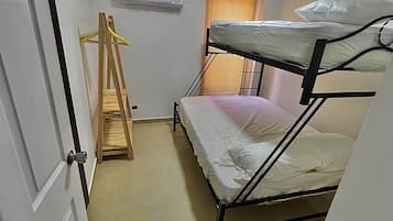 2 slaapkamers, een strijkplank/strijkijzer, wifi, beddengoed